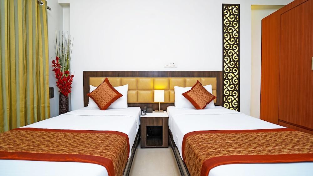 Hotel Pooja Palace New Delhi Eksteriør billede