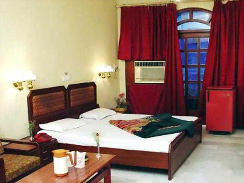 Hotel Pooja Palace New Delhi Værelse billede