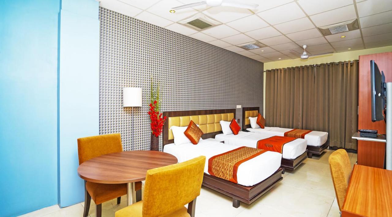 Hotel Pooja Palace New Delhi Eksteriør billede