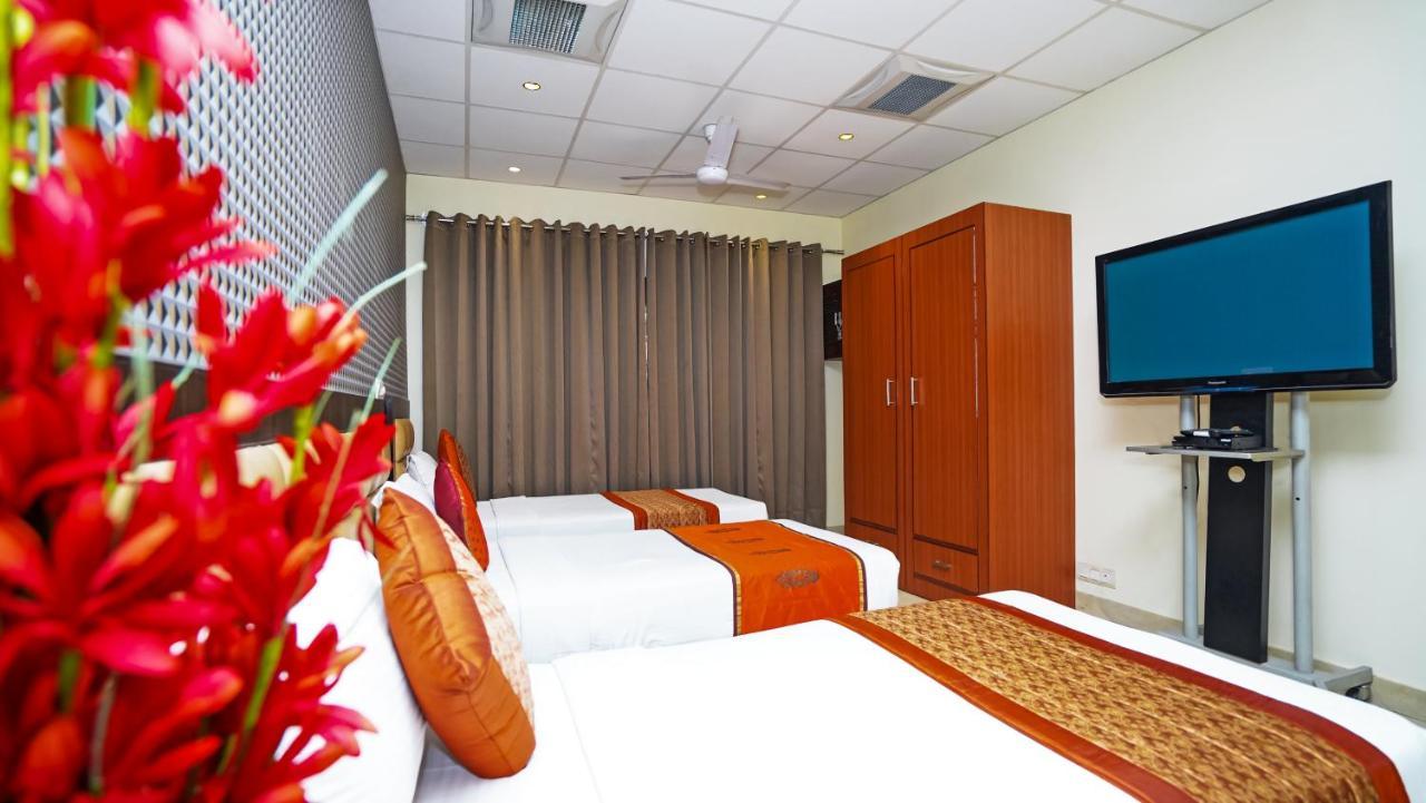 Hotel Pooja Palace New Delhi Eksteriør billede