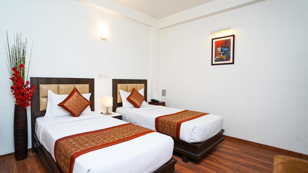 Hotel Pooja Palace New Delhi Eksteriør billede