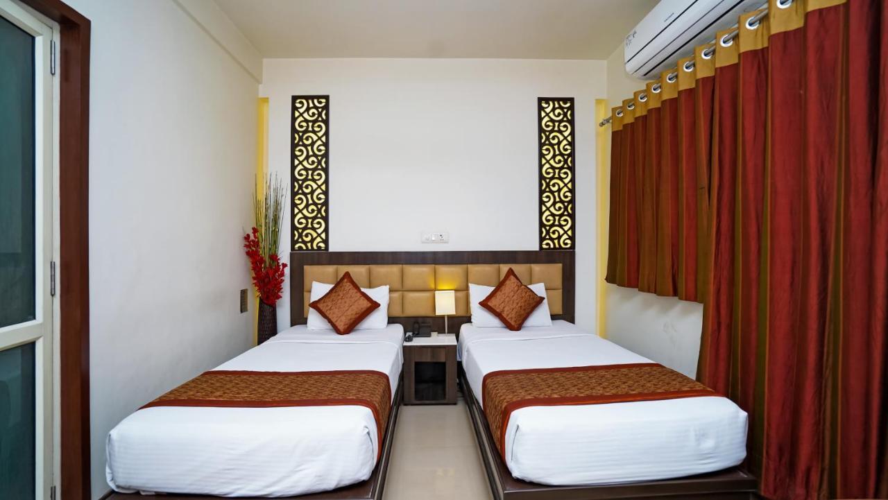 Hotel Pooja Palace New Delhi Eksteriør billede