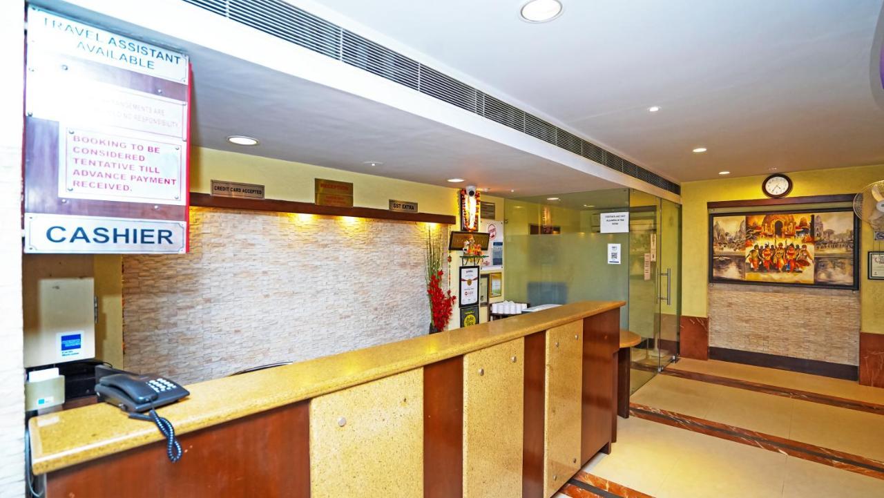 Hotel Pooja Palace New Delhi Eksteriør billede
